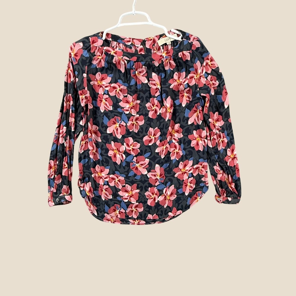 LOFT Petite Pink Floral Damask Pleated Neck Blouse Long Sleeve SP Grey Top